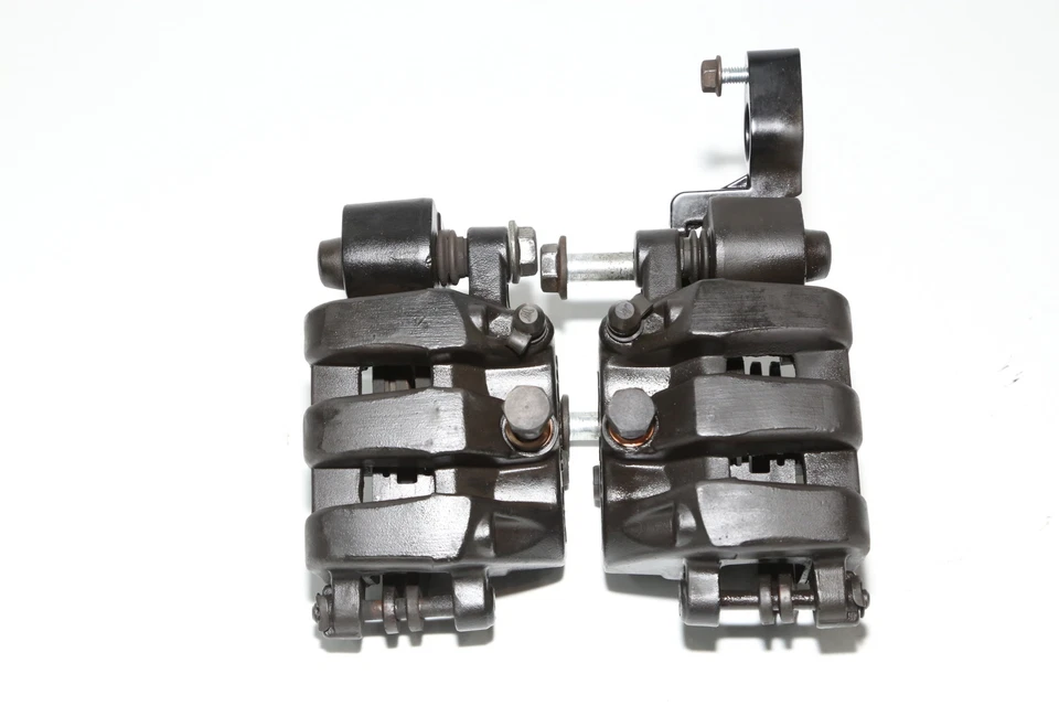 Juego de pinzas de freno delanteras 22-23 Cf-moto Cf650 Adventura par de pinzas OEM Foto 4 de 4