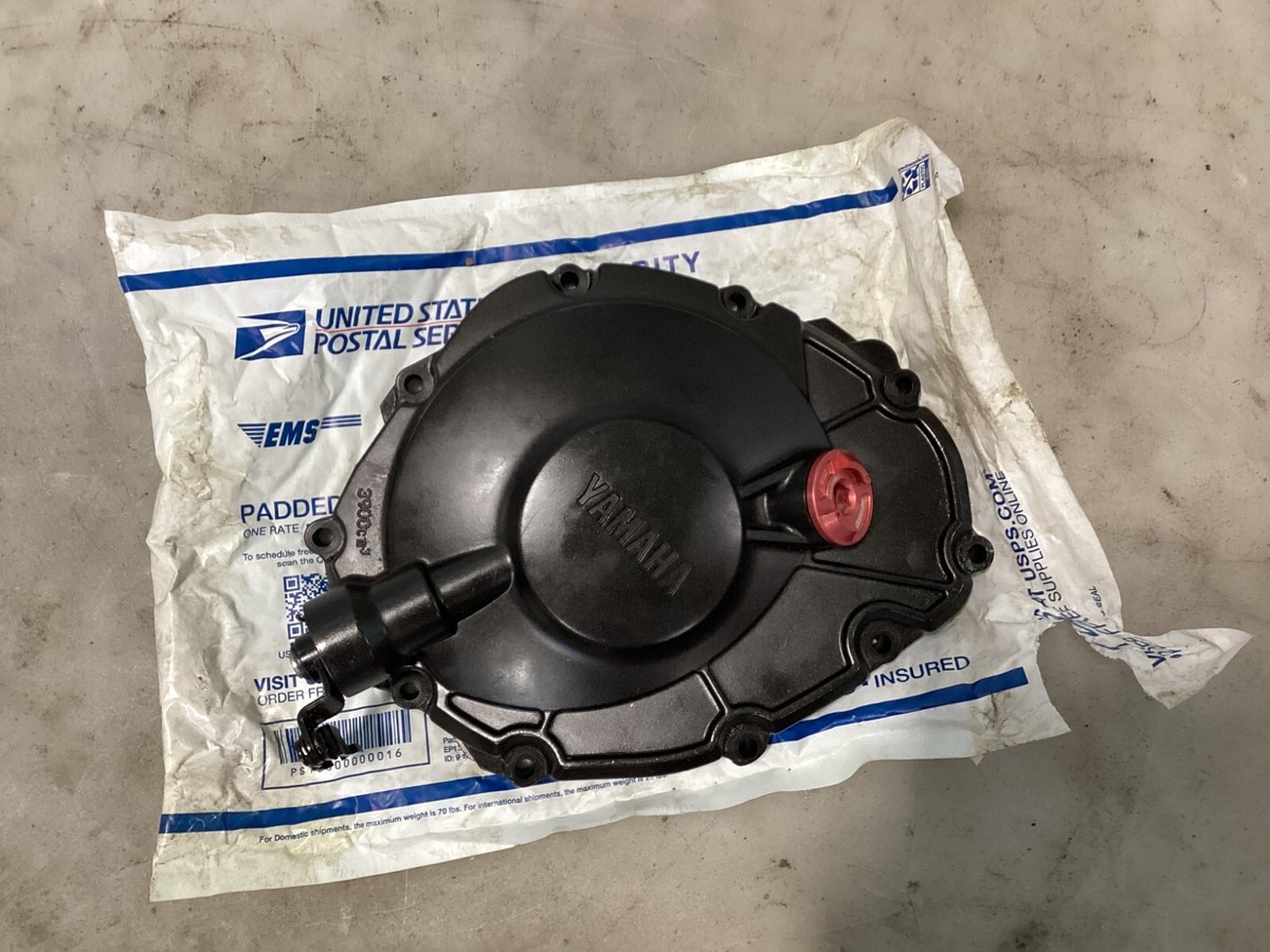 2021-2024 Yamaha YZF R1 Right Side Engine Motor Clutch Cover