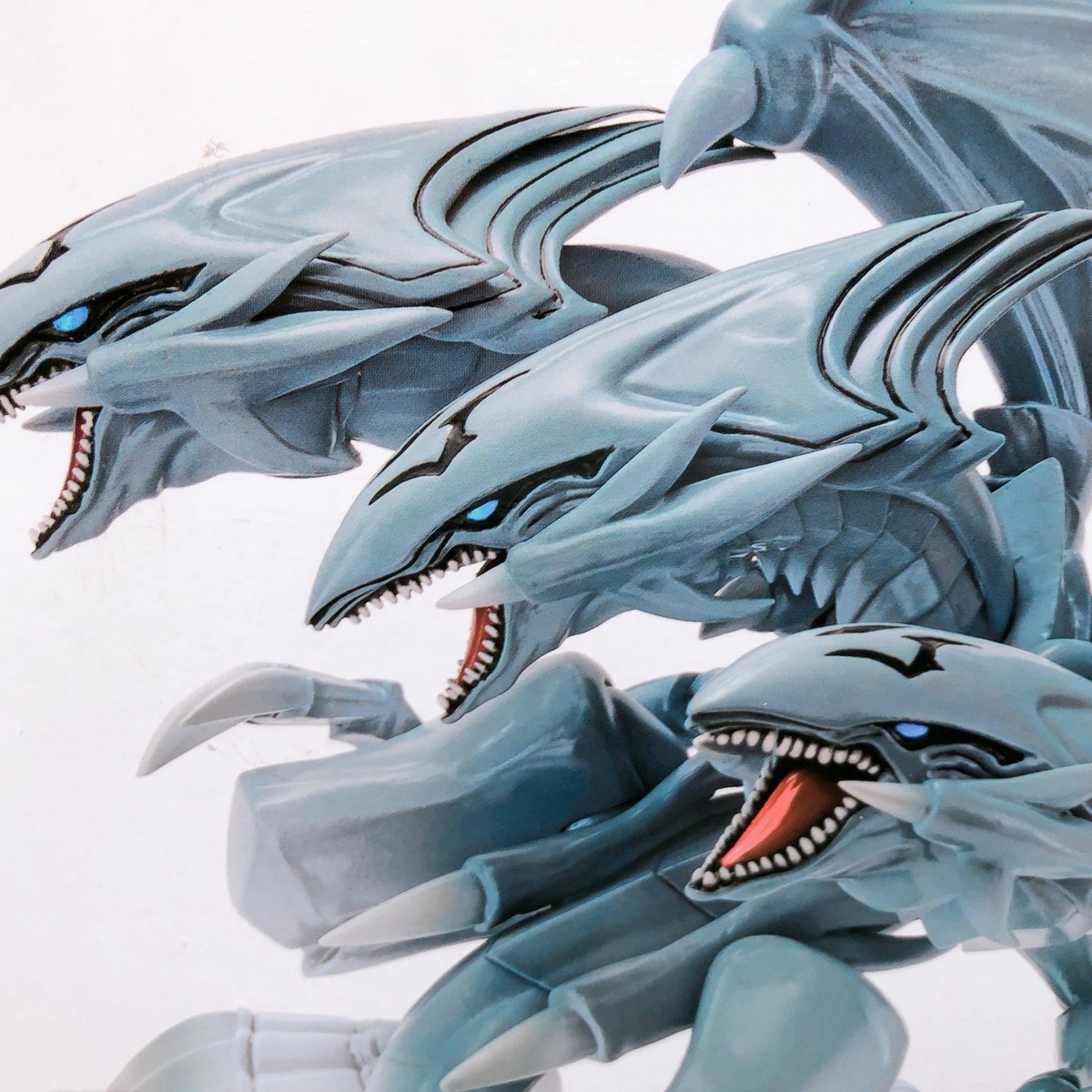 Yu-Gi-Oh! Blue-Eyes Ultimate Dragon Equal Arts Anime Figure