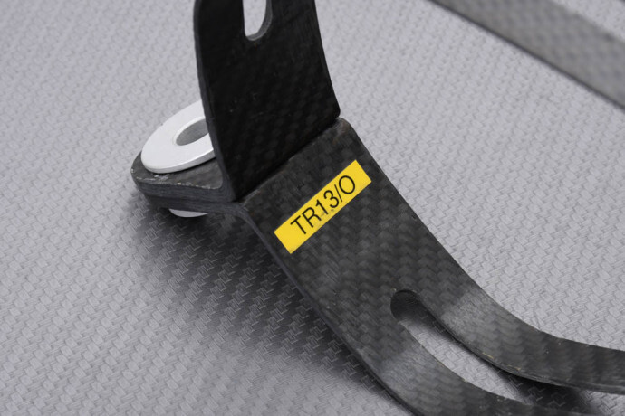 Collier carbone Akrapovic P-MCTR13/0 pour sortie moto de week-end