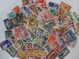 Gros lot de 70 timbres du Maroc colonie Fr oblitérés décollés sans double