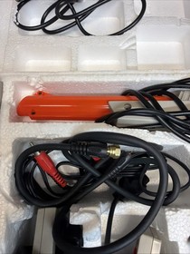 Consola dom&eacute;stica Nintendo NES Action Set - blanca/gris con caja NES-001
