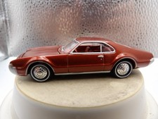 1966 Oldsmobile Toronado 2004 Johnny Lightning Classic Gold Collection 164 1966 Oldsmobile Toronado 2004 Johnny Lightning Classic Gold Collection 164