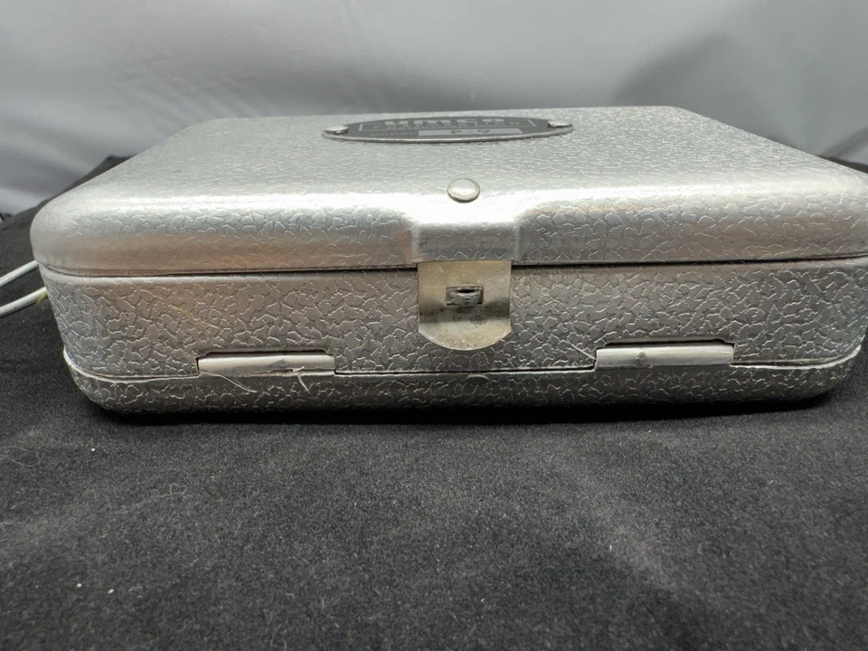 Vintage Tackle Box " NO BURNS-UMCO Model P-9 Fly Rod Popper/ Hook Box EXCELLENT - Image 3 of 4