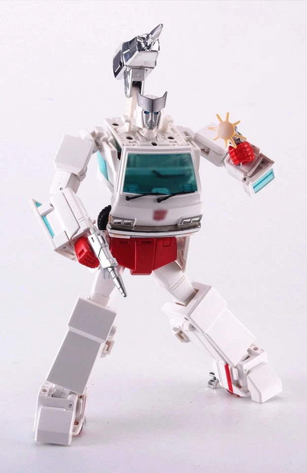 Masterpiece MP30 Ratchet 6" Action Figure Toy New in Box - Image 2 of 4