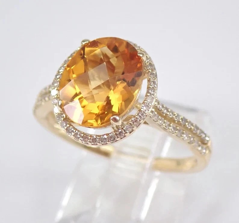Anel de noivado de halo citrino corte oval 2,50 ct folheado a ouro amarelo 14K - Imagem 3 de 4