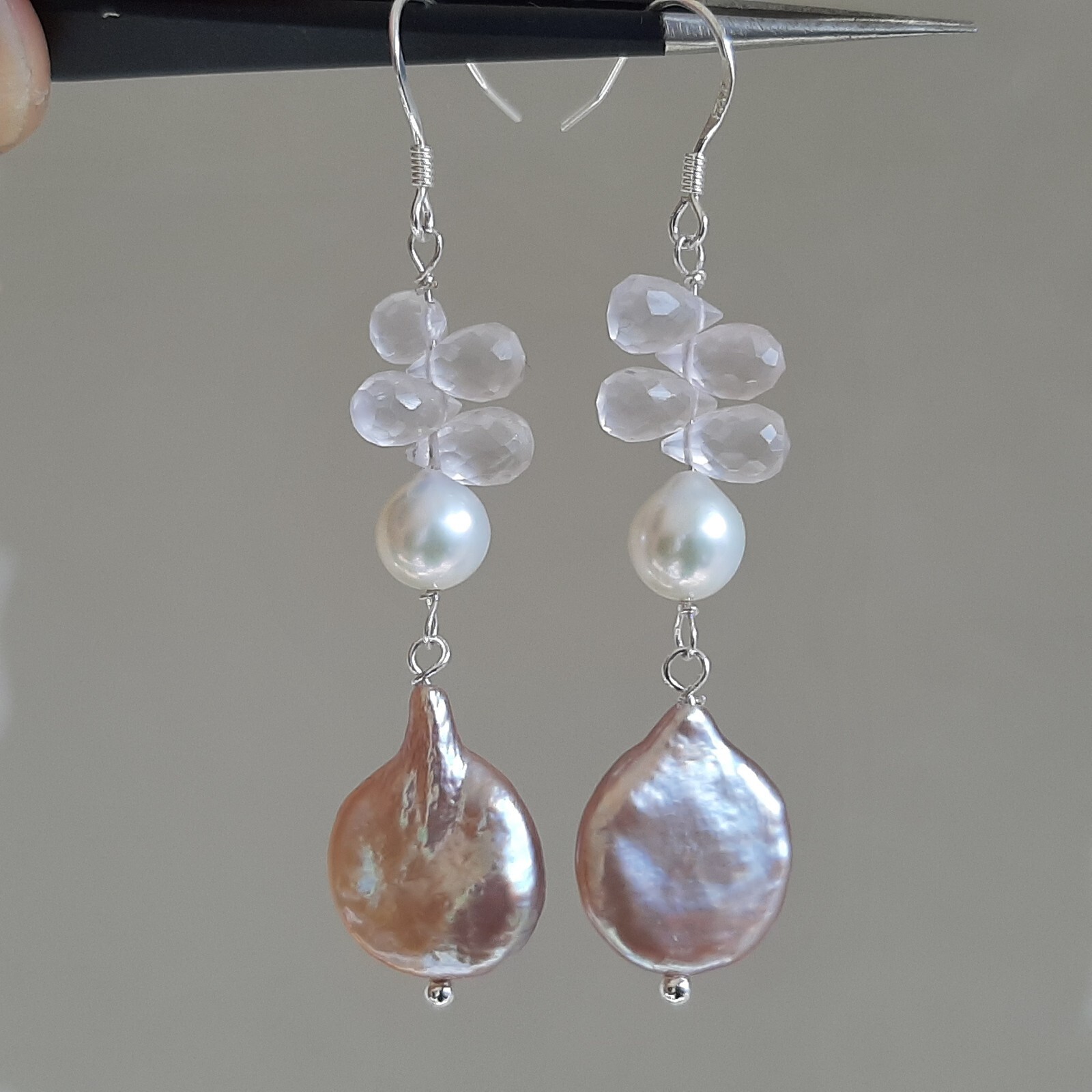 Boucles d'oreilles dormeuses quartz rose anti-allergie et perles