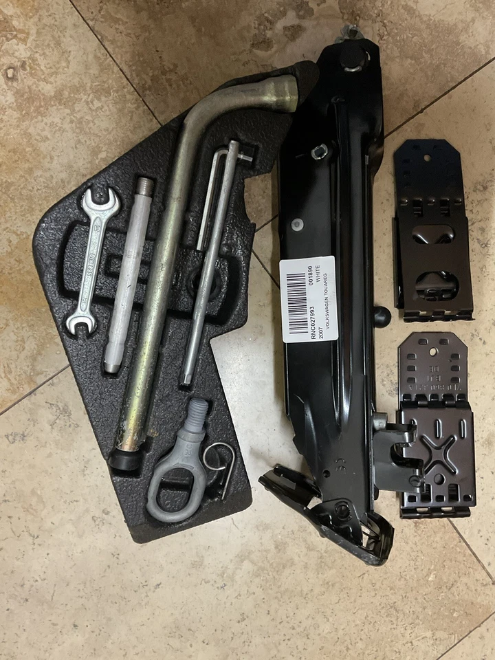 VW Volkswagen Touareg 2004-2007 gato de neumático con llave y herramientas OEM Foto 4 de 4