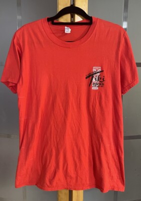 The world famous Tiki docks Skyway bar and Grill T-shirt medium