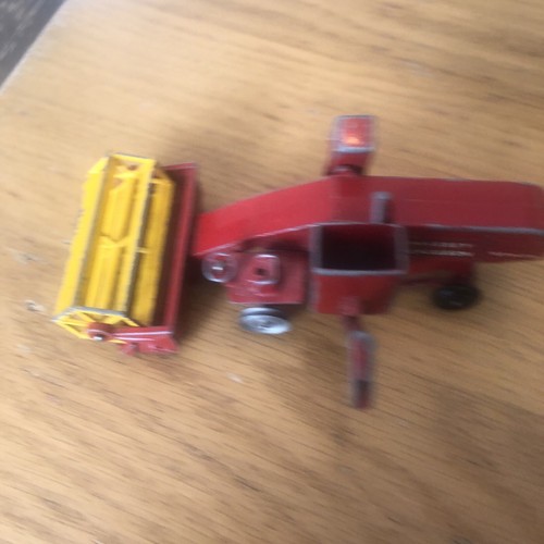 Vintage Lesney Matchbox Major Pack No.5 Massey Ferguson 780 Combine Harvester - Picture 3 of 9