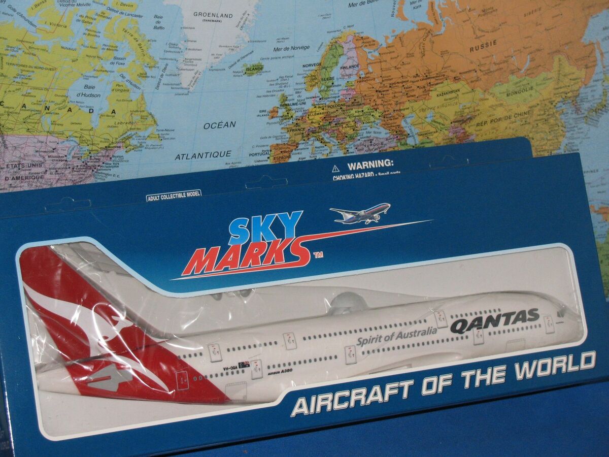 1/200 SKYMARKS QANTAS SPIRIT OF AUSTRALIA AIRBUS A380-800 W 1/200 SKYMARKS QANTAS SPIRIT OF AUSTRALIA AIRBUS A380-800 W