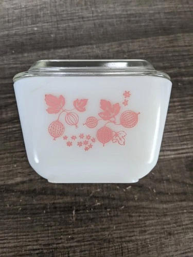 PYREX PINK GOOSEBERRY 501-B REFRIGERATOR DISH WITH LID PREOWNED FREE US SHIP