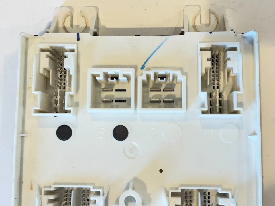 Módulo de control de carrocería, BCM, 2016 Ram 1500 2500 3500 68245054AD requiere reprogramación Foto 2 de 4