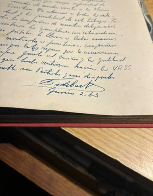 Book Signed and Inscribed by Fidel Сastro