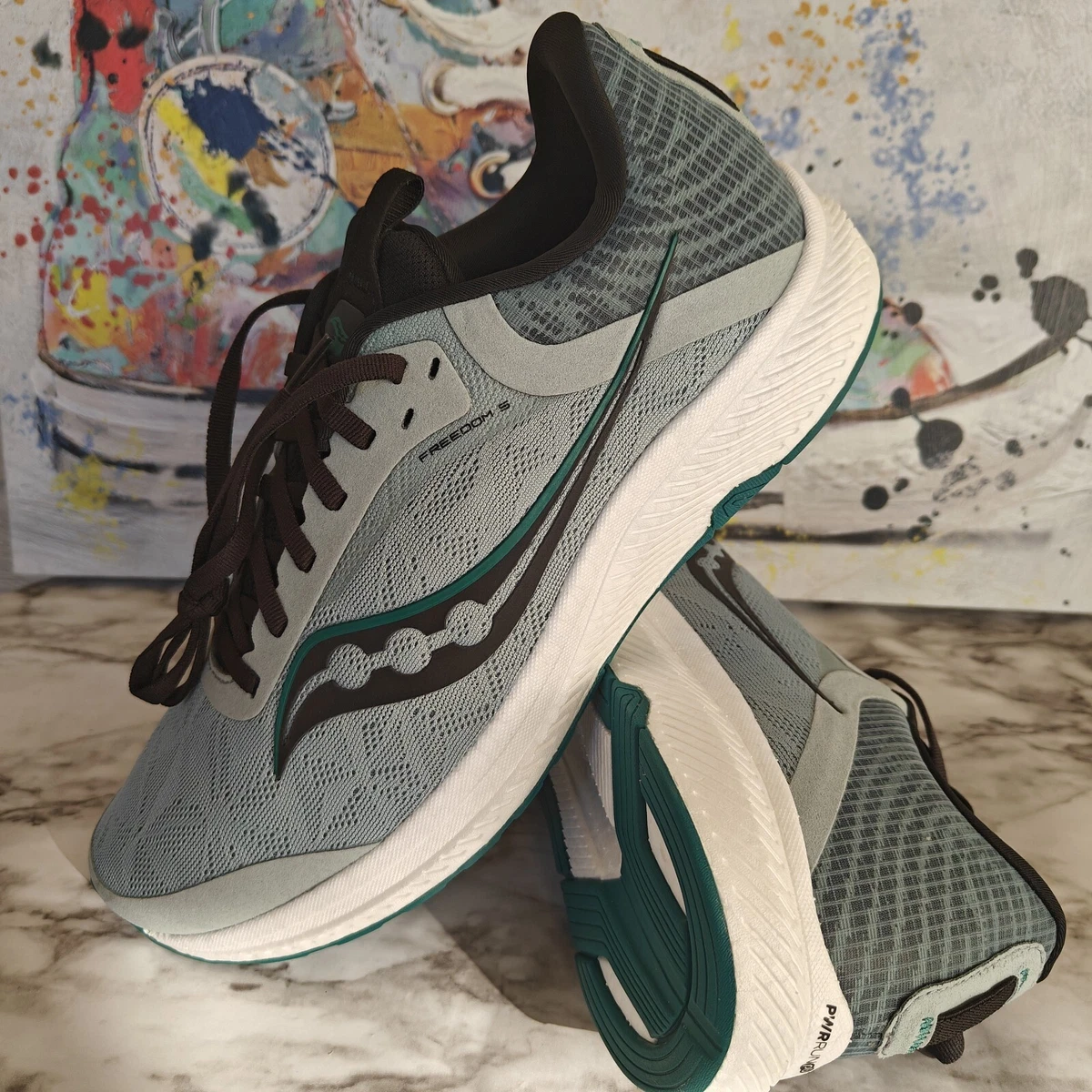 Saucony top running fabric