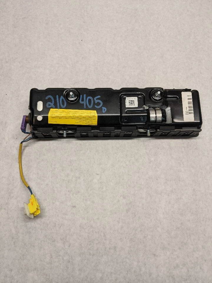 Used Instrument Panel Air Bag fits: 2009 Audi TT front driver knee Grade A - Imagem 2 de 4