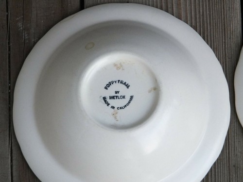 Lot of 4 Vintage METLOX POPPYTRAIL Sculptured Zinnia ~3@ 7¼” Bowls, 1@ 7½" Plate - Picture 9 of 12