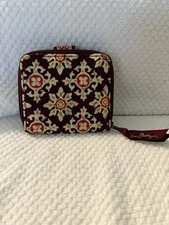 Vera Bradley Burgundy Medallion 2006 Quilted Canvas Bifold Mini Zip Wallet A+