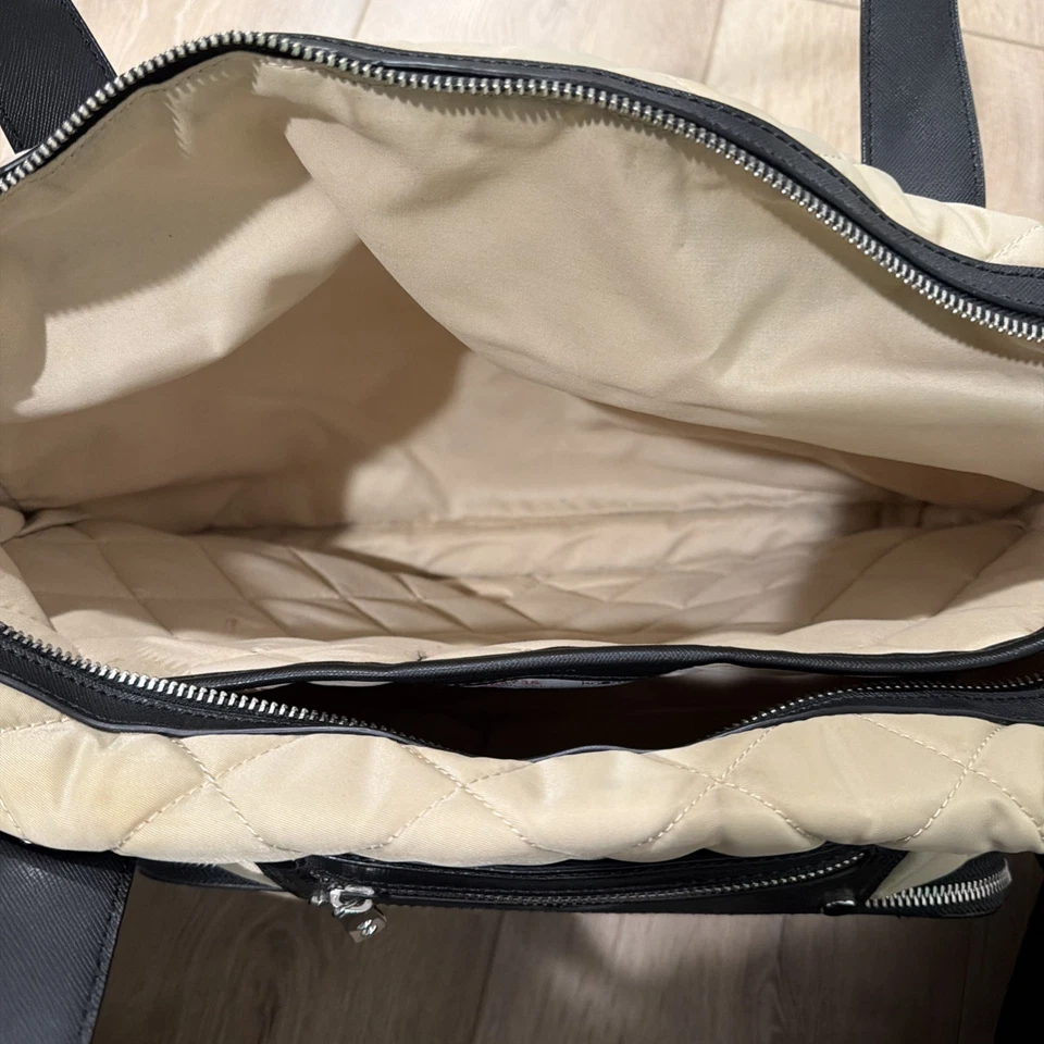 Bolsa tote Knomo Jesi acolchoada náilon 15” para laptop bege 16” X 12” X 3” em excelente estado usado - Imagem 3 de 4