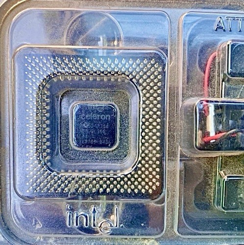 New In Box - Vintage Intel Celeron 366 MHz BX80524P366128 CPU SL35S Socket 370 - Picture 3 of 5