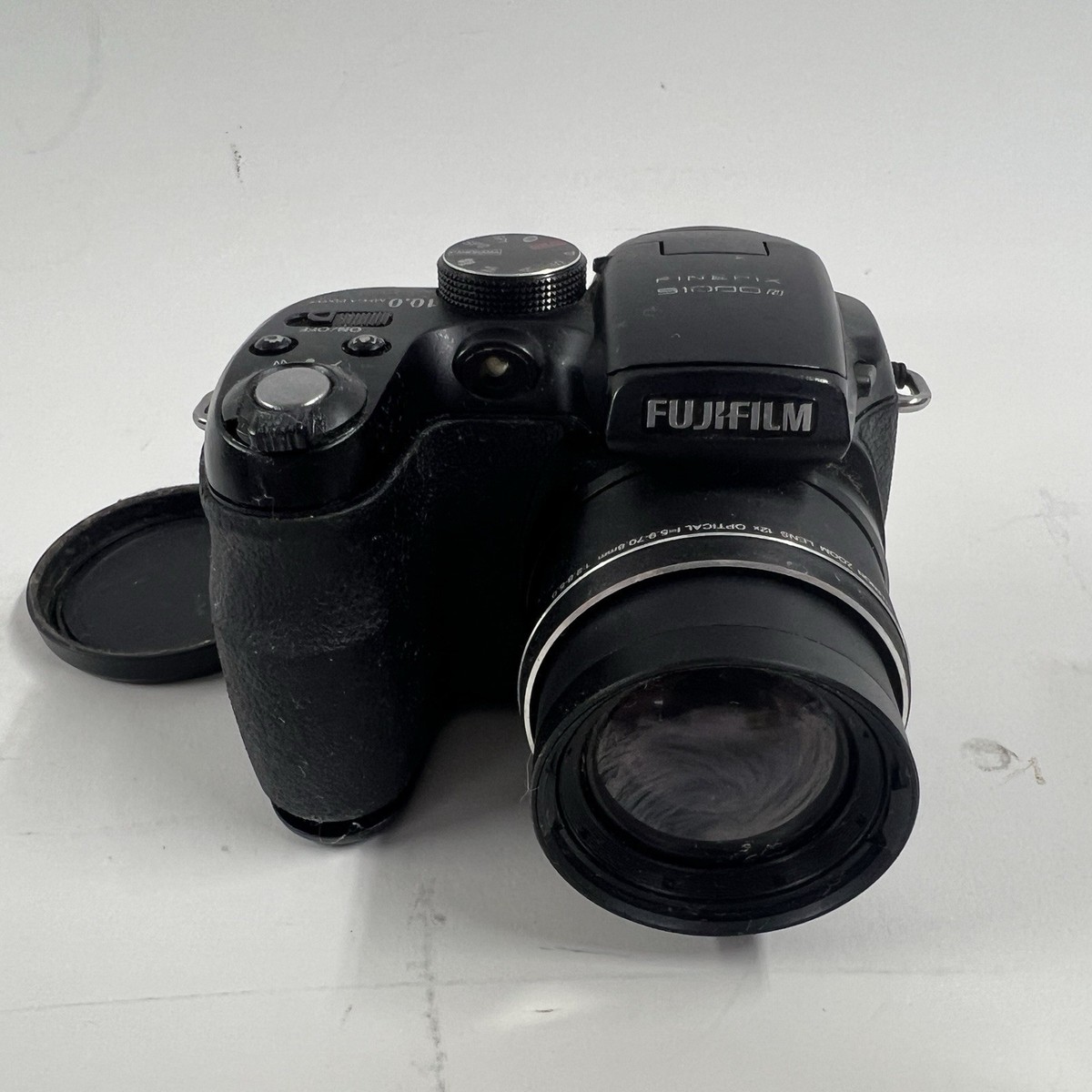 Fujifilm FinePix S1000fd 10.0MP Digital Camera Black - Tested