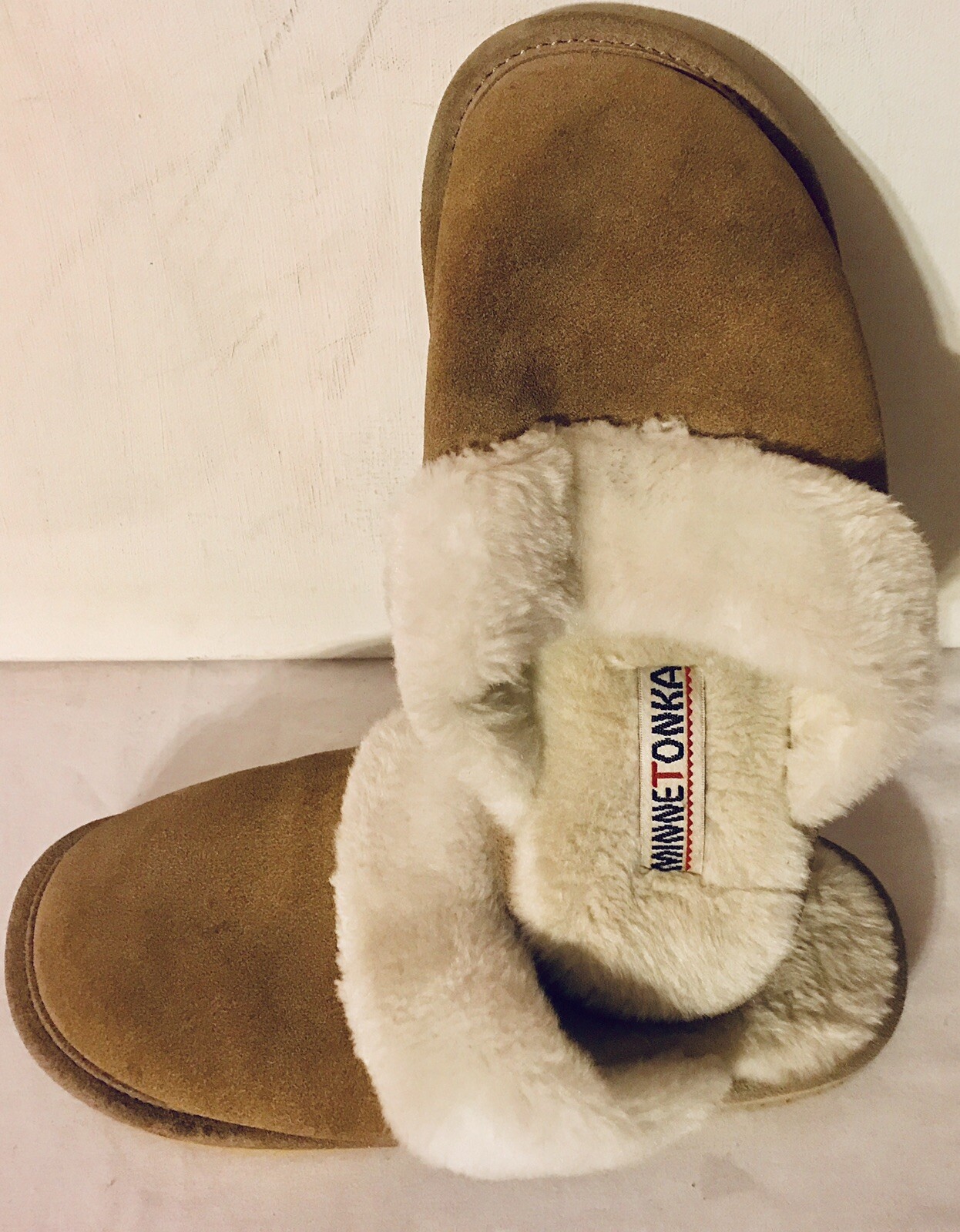 SAOLA Scarpe pantofole Minnetonka pelle scamosciata marrone foderate in pelliccia di mulo suola rigida taglia 6