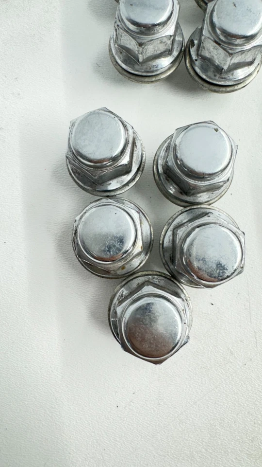 Toyota Prius Prime 2017 buje de perno de rueda + tuerca de tuerca 20 piezas OEM Foto 4 de 4