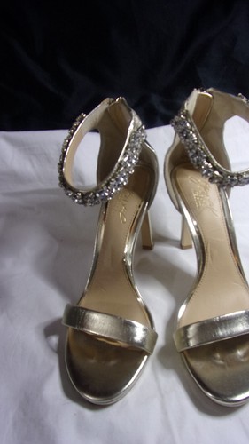 Jewel Badgley Mischka Women's Size 7 GOLD Ankle Strap open toe heels shoes - Picture 2 of 13