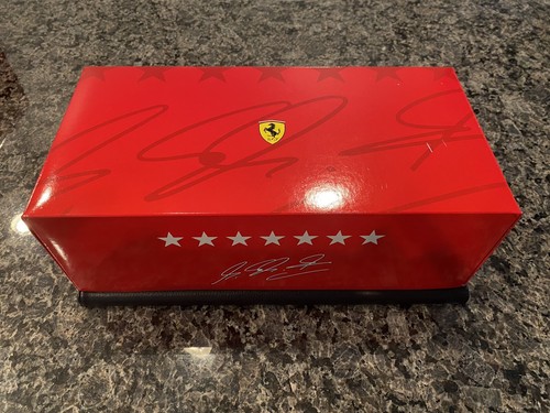 Michael Schumacher Hot Wheels 1/18 Ferrari F2004 7 times Champion - Picture 5 of 6