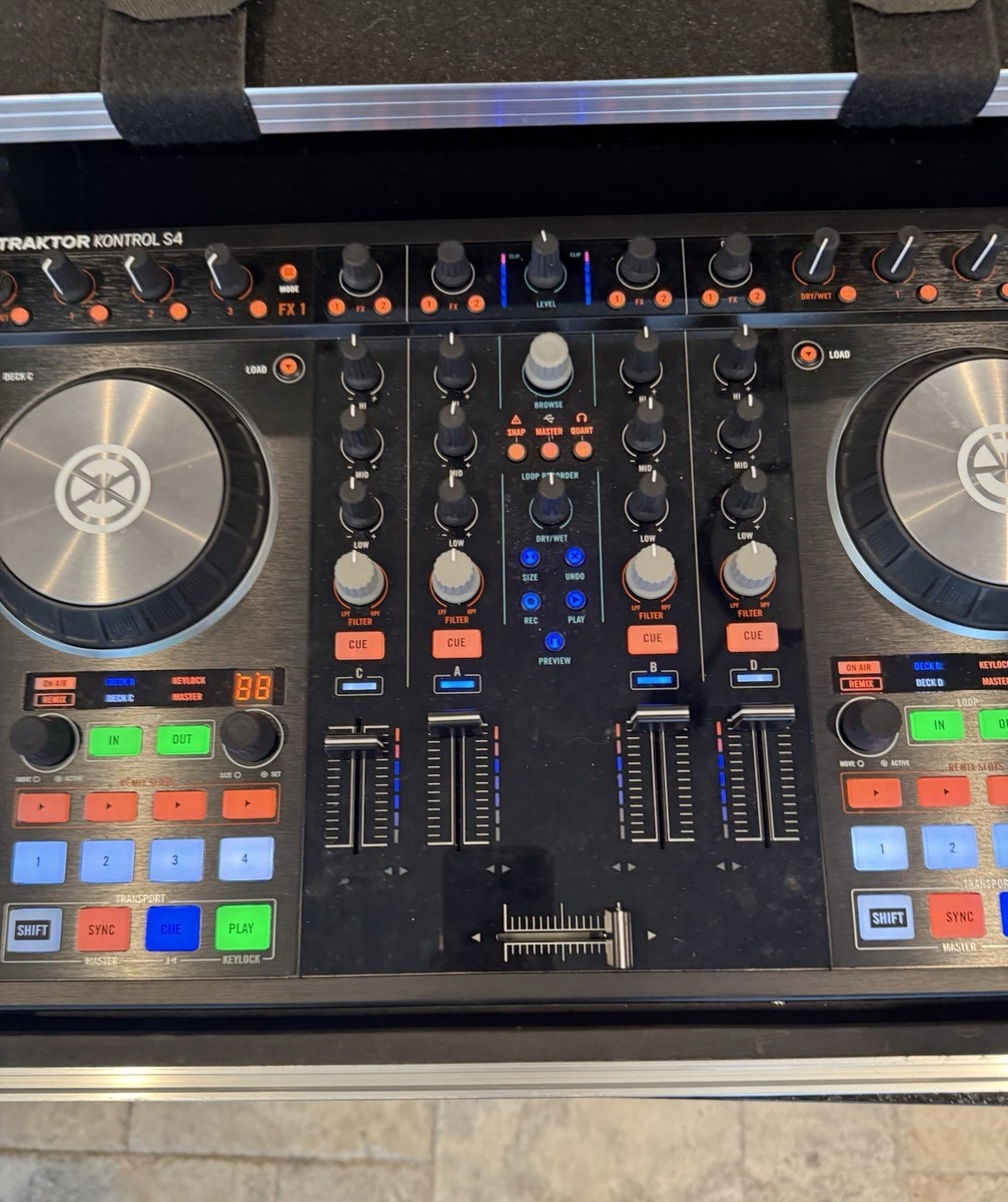 TRAKTOR KONTROL S4 mk2 DJコントローラー REVIEW: NI Traktor Kontrol S4 MK2 DJ Controller