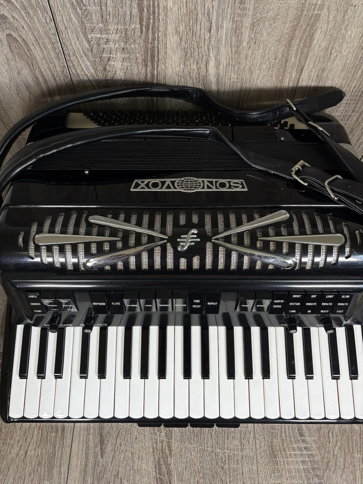 Sonovox 2 Accordion By Sonola - Made In Italy! W/manual And Original Receipt! - Image 3 of 4