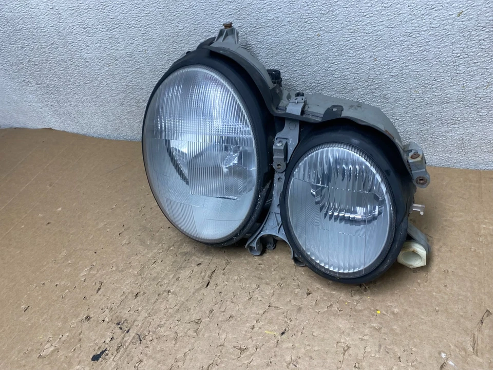 Faro pasajero derecho Mercedes E320 E430 2000-2002 DEPO V0426 DW Foto 2 de 4