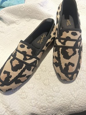 Seychelles Sz 6.5W Leopard Pattern Slip On Knit Loafers Runs Big