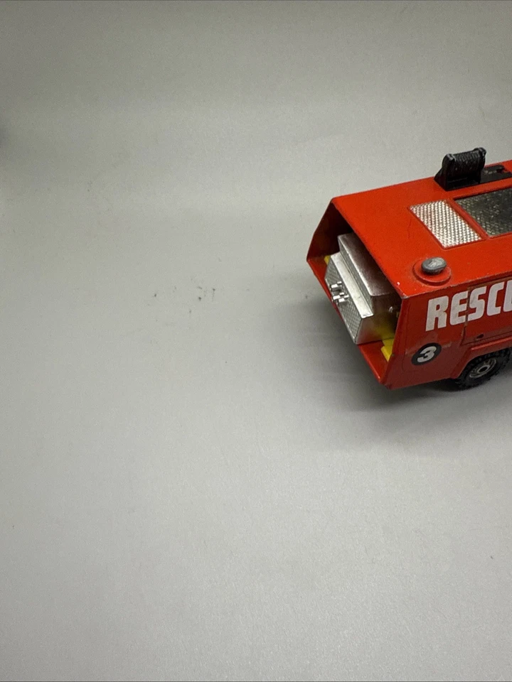 Литая под давлением модель пожарной машины Corgi HCB Angus Firestreak игрушки/лампы и сирена - Изображение 4 из 4