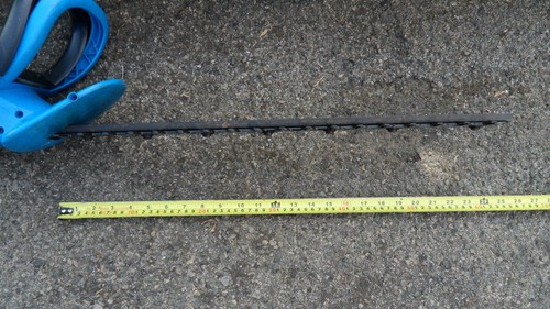 Cotech Hedge Trimmer 60cm (24" approx) 620W - LITTLE USED - Picture 4 of 13