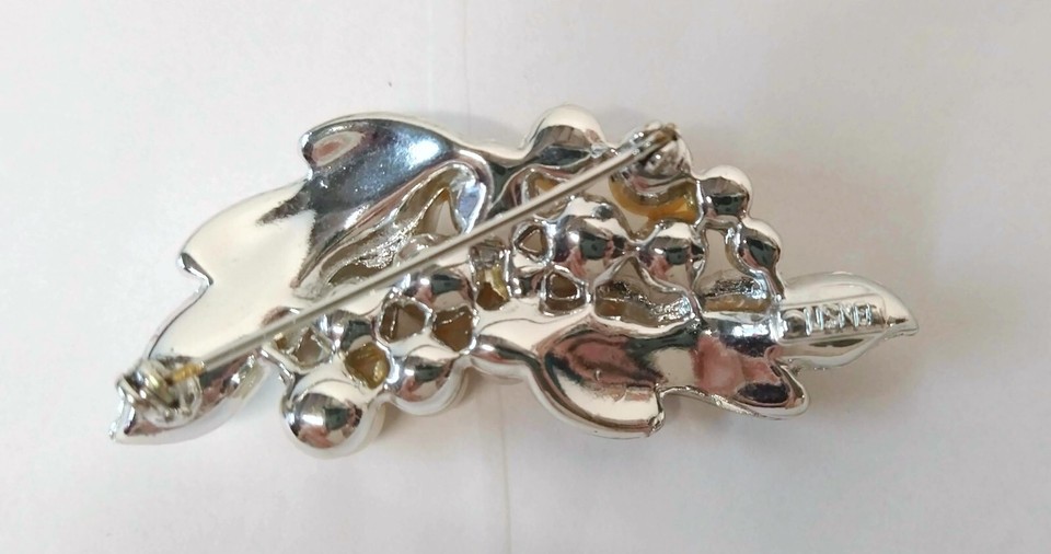 Lisner Vintage SilverTone Faux Pearl Brooch Pin Signed Textured Leaves