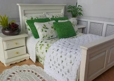Miniature Dollhouse Green & White Bedspread/Comforter/Blanket/Pillows 123