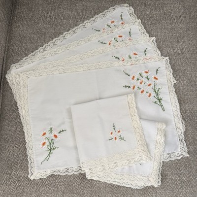 Vintage Hand Embroidered Placemats & Napkins - Lace Embroidered Daisy Flowers