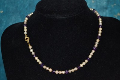 schöne Amethystperlenkette
