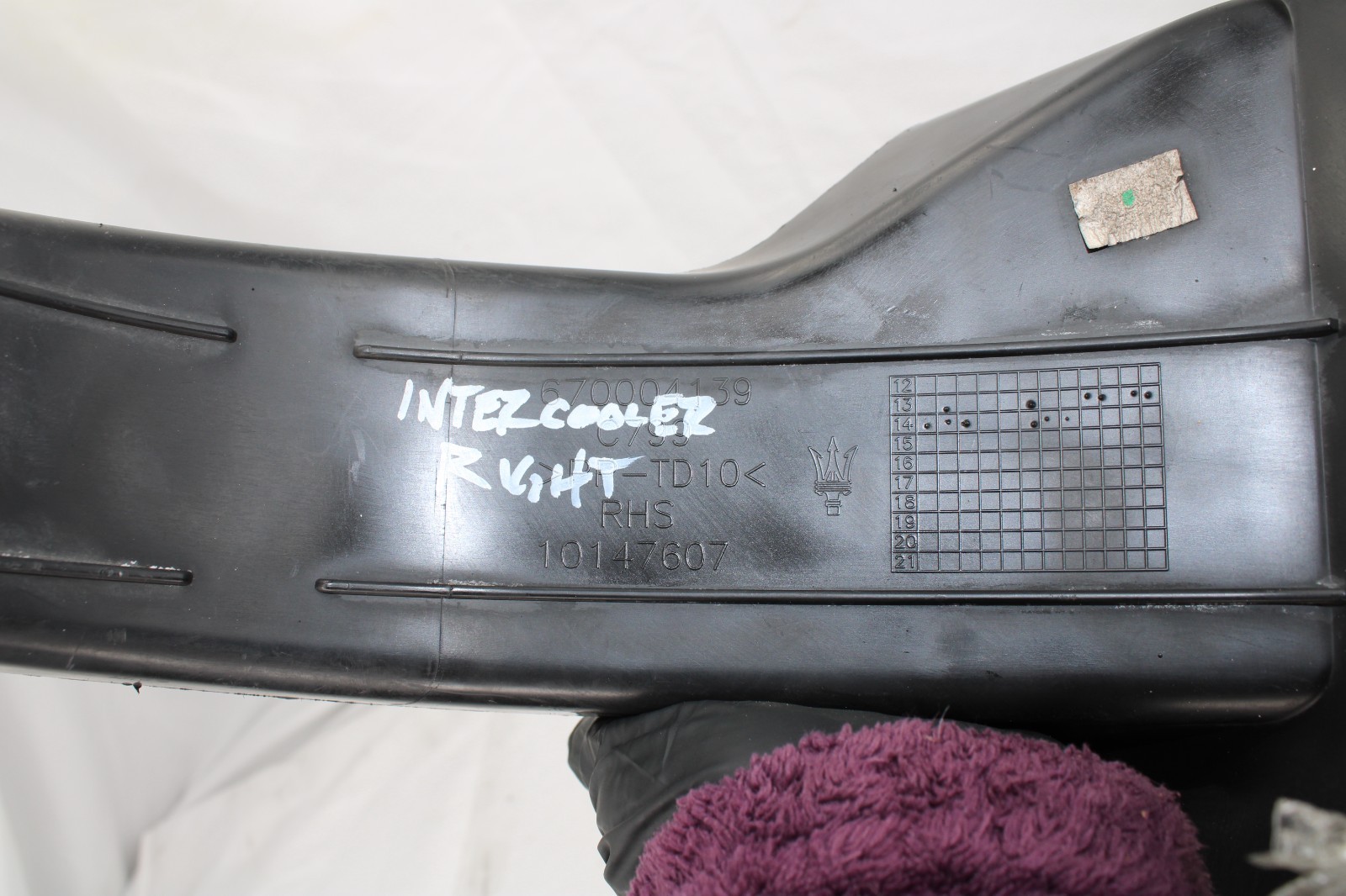 2014 - 2019 Maserati Ghibli Right Front Bumper Cooler Cowl Air Guide Cover OEM