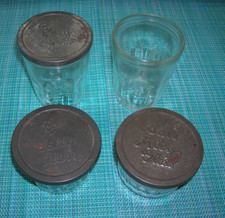 Juego DE COLECCIÓN de 4 frascos de vidrio de gelatina de bola con 3 tapas originales - (2) 4 OZ y (2) 6 OZ