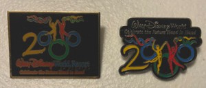 2000 WDW CELEBRATE THE FUTURE HAND IN HAND 2 PIN SET