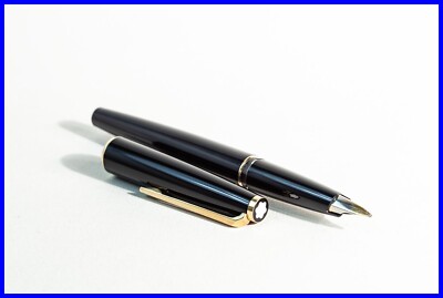 1972 MONTBLANC 320 CLASSIC Cartridge Filler with BROAD steel nib