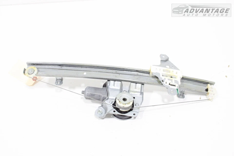 2020-2022 NISSAN VERSA FRONT LEFT SIDE DOOR WINDOW REGULATOR W/ MOTOR OEM - Image 3 of 4