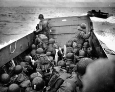 US Soldiers Landing Craft approach Omaha Beach on D-Day  WWII WW2 Photo 658