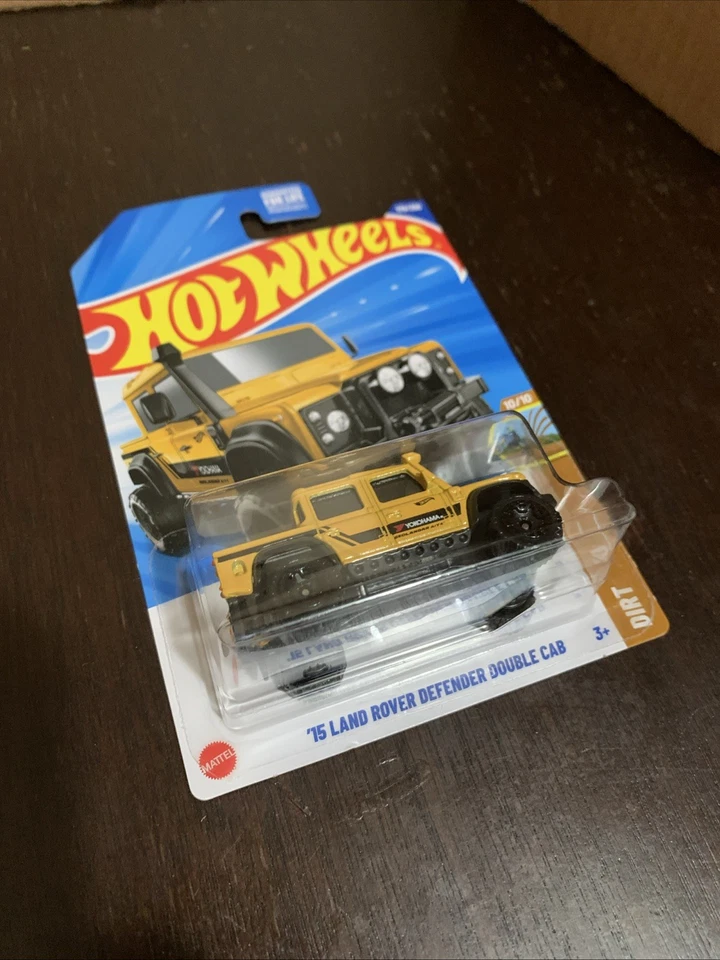 Hotwheels '15 Land Rover Defender Double Cab Yellow Yokohama HW Dirt 10/10 - Image 3 of 4