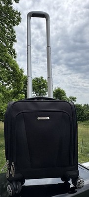 Samsonite Spinner  Bag 18  X 14  Black Soft Shell With Retractable Handle