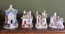 Viktorianisches Staffordshire Pastillenbrenner Cottage Ornee Antik Keramik Set 19. Jh.