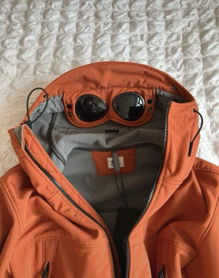 Cp Company Soft Shell Goggle Jacket RRP£495 Large 50 - Image 2 of 4