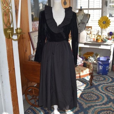 Vintage 70s Clair de Lune Black Velvet Chiffon Whimsigoth Dress ILGWU USA S | eBay Vintage 70s Clair de Lune Black Velvet Chiffon Whimsigoth Dress ILGWU USA S | eBay